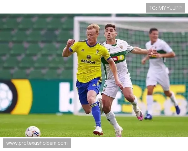 阿森纳密切关注埃尔切中场门多萨,面临多队竞争 阿森纳密切关注埃尔切中场门多萨,面临多队竞争