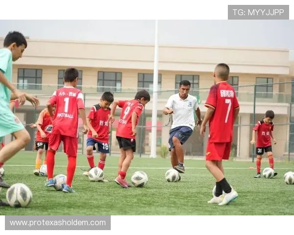 青训教练的坚守:记录基层足球训练课的日常点滴